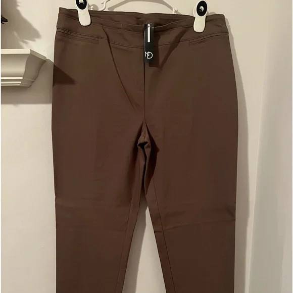 New Directions NWT women’s size 12 Taupe pull on straight leg style pants - Picture 1 of 9